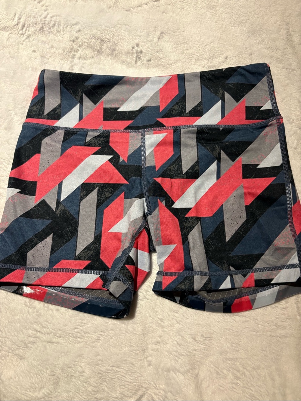 Geo-Print High-Rise Bike Shorts in Coral, Navy & Gray - size 6/Small